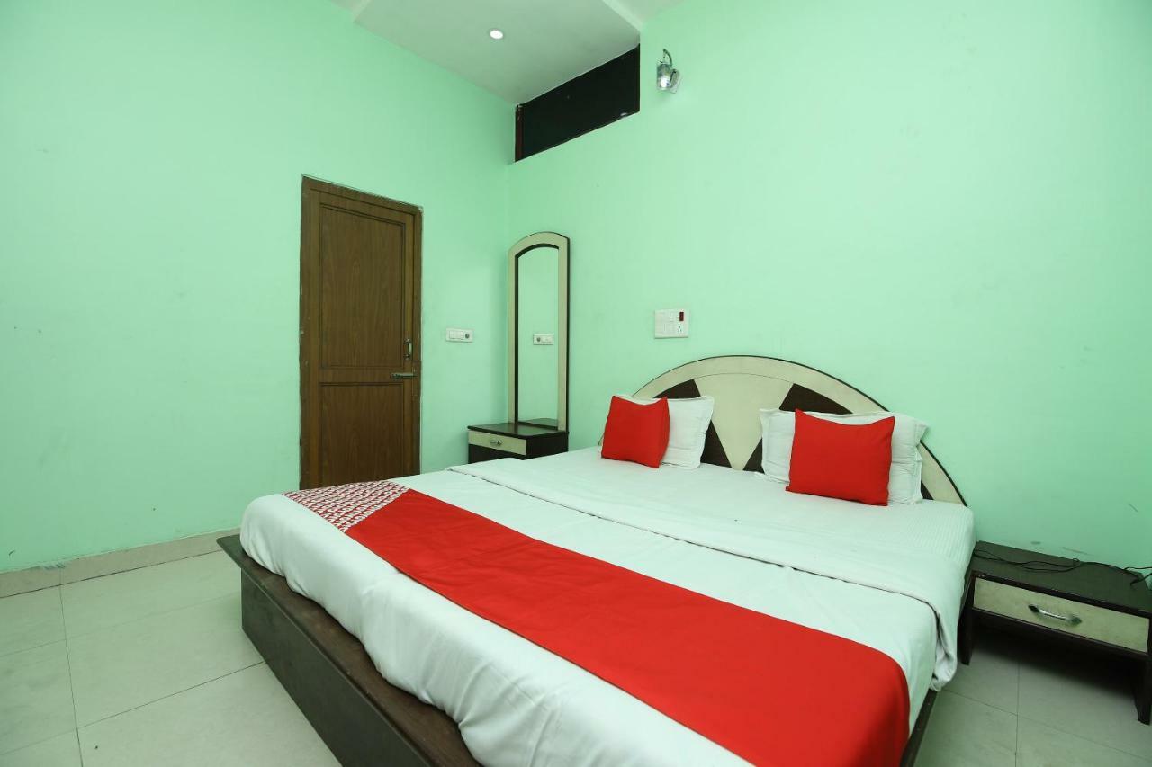 Hotel Deep Palace Jind Buitenkant foto